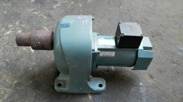 Sell>> มอเตอร์เกียร์ GTR JAPAN 1/3 HP. 380V. อัตราทด 1:1500 แรงทดมหาสาร ความเร็วรอบ 1 RPM.