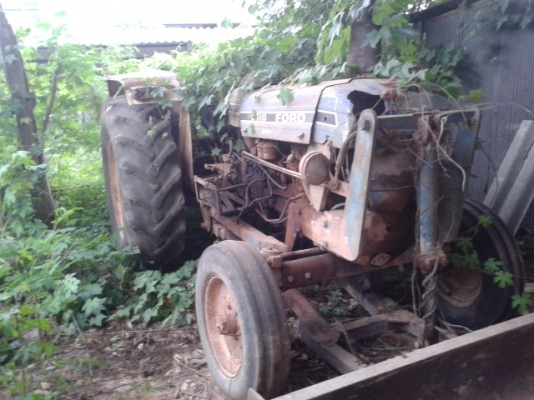 ขายเหมา 3 รายการ  โคมัสสุล้อยาง120-3  6ล้อดั้มอีซูสุ  88 แรงม้า  รถไถ่ฟอร์ 6610