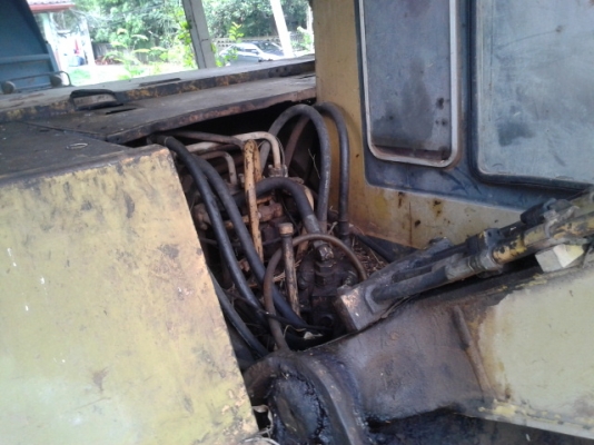 ขายเหมา 3 รายการ  โคมัสสุล้อยาง120-3  6ล้อดั้มอีซูสุ  88 แรงม้า  รถไถ่ฟอร์ 6610