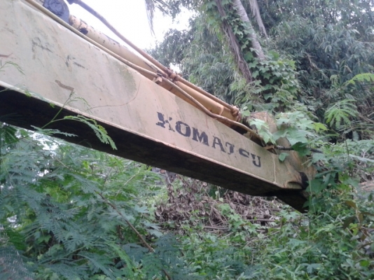 ขายเหมา 3 รายการ  โคมัสสุล้อยาง  120-3 6ล้อดั้มอีซูสุ  88 แรงม้า  รถไถ่ฟอร์ 6610