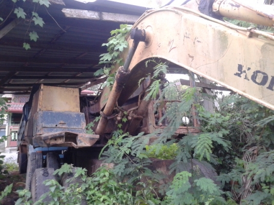 ขายเหมา 3 รายการ  โคมัสสุล้อยาง  120-3 6ล้อดั้มอีซูสุ  88 แรงม้า  รถไถ่ฟอร์ 6610