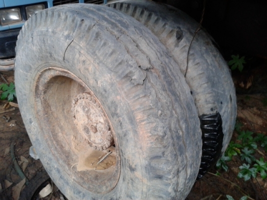 ขายเหมา 3 รายการ  โคมัสสุล้อยาง  120-3 6ล้อดั้มอีซูสุ  88 แรงม้า  รถไถ่ฟอร์ 6610