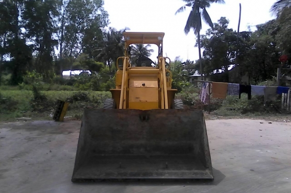 รถตักเอวแข็ง ตักขึ้นรถสิบล้อได้ สภาพสวยปั๊มดี