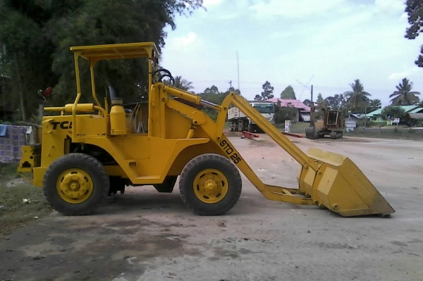 รถตักเอวแข็ง ตักขึ้นรถสิบล้อได้ สภาพสวยปั๊มดี