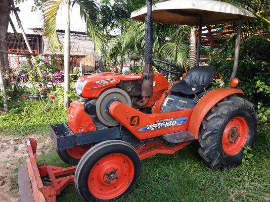 คูโบต้า KRT 140 พลัส ใบมีดดันหน้าช้าง  ทำงาน 784 ชั่วโมง..เอกสารเล่มทะเบียนพร้อมครับ