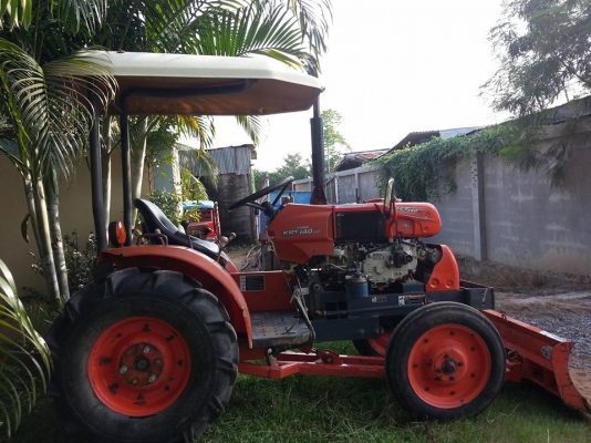 คูโบต้า KRT 140 พลัส ใบมีดดันหน้าช้าง  ทำงาน 784 ชั่วโมง..เอกสารเล่มทะเบียนพร้อมครับ