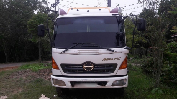 รถฮีโน่ 6 ล้อดั้ม  FC4J  150 แรงม้า. ปี 51    สนใจติดต่อ  081 - 6079515