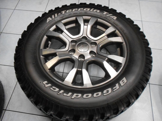 ล้อแม็ก Ford Ranger(mc)ขอบ 18 พร้อมยาง BFGoodrich 265/65/18 ผลิตปี 2012 /เทิร์นได้ ใส่ฟรีค่ะ
