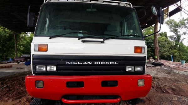 ขาทยรถโม่่ Nissan cwm 430 ปี 2551 ราคา 780000บาท 0894735885