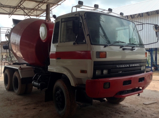 ขาทยรถโม่่ Nissan cwm 430 ปี 2551 ราคา 780000บาท 0894735885