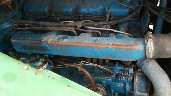 ขายรถไถฟอร์ด 5000 T3 ติดคีบอ้อย เอกสารเล่มทะเบียนครบ เครื่องดี ยางดี รถพร้อมใช้