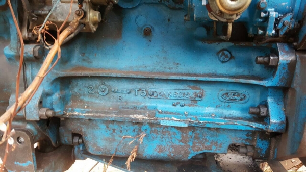 ขายรถไถฟอร์ด 5000 T3 ติดคีบอ้อย เอกสารเล่มทะเบียนครบ เครื่องดี ยางดี รถพร้อมใช้