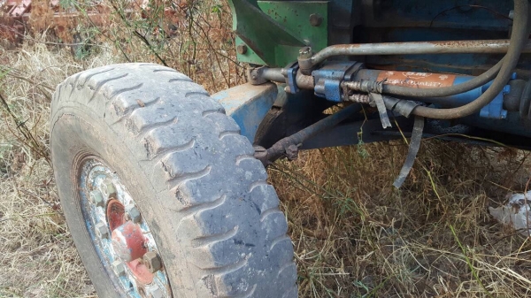 ขายรถไถฟอร์ด 5000 T3 ติดคีบอ้อย เอกสารเล่มทะเบียนครบ เครื่องดี ยางดี รถพร้อมใช้