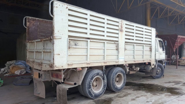 ขาย 10 ล้อ เพลาเดียว HINO FL3H เครื่องเดิม HO7D 195 แรงม้า เกียร์เดิม คัสซีสวยตลอดเส้น เบรคทิฟฟี่ ยางเต็ม ทะเบียนพร้อมโอนครับ ขาย 10 ล้อ เพลาเดียว HINO FL3H เครื่องเดิม HO7D 195 แรงม้า เกียร์เดิม คัสซีสวยตลอดเส้น เบรคทิฟฟี่ ยางเต็ม ทะเบียนพร้อมโอนครับ