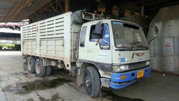 ขาย 10 ล้อ เพลาเดียว HINO FL3H เครื่องเดิม HO7D 195 แรงม้า เกียร์เดิม คัสซีสวยตลอดเส้น เบรคทิฟฟี่ ยางเต็ม ทะเบียนพร้อมโอนครับ