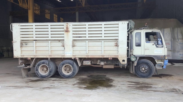 ขาย 10 ล้อ เพลาเดียว HINO FL3H เครื่องเดิม HO7D 195 แรงม้า เกียร์เดิม คัสซีสวยตลอดเส้น เบรคทิฟฟี่ ยางเต็ม ทะเบียนพร้อมโอนครับ ขาย 10 ล้อ เพลาเดียว HINO FL3H เครื่องเดิม HO7D 195 แรงม้า เกียร์เดิม คัสซีสวยตลอดเส้น เบรคทิฟฟี่ ยางเต็ม ทะเบียนพร้อมโอนครับ