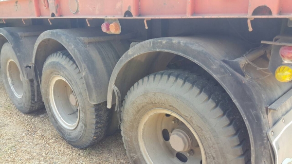 ขายหางพื้นเรียบ3เพลาแท้ของรุ่งเจริญRCK