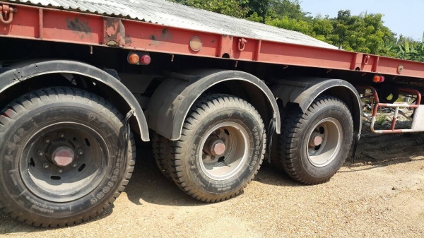 ขายหางพื้นเรียบ3เพลาแท้ของรุ่งเจริญRCK