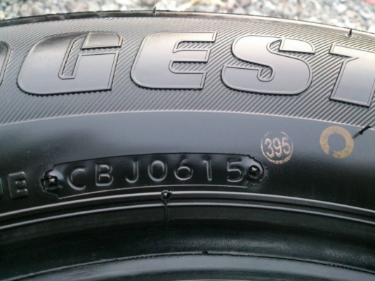 ขายยางถอดป้ายแเดง บริดสโตน ดูราวิส 215/65R16 ปี15 ตุ่มยางใหม่อยู่ครบทุกเส้น สวยๆ จำนวน 4 เส้น ขายยางถอดป้ายแเดง บริดสโตน ดูราวิส 215/65R16 ปี15 ตุ่มยางใหม่อยู่ครบทุกเส้น สวยๆ จำนวน 4 เส้น