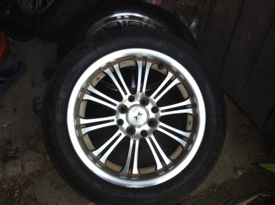 แม็กขอบ 15 นิ้ว 4 รู 100/114 กว้าง 7 นิ้วแถมยางพร้อมใช้