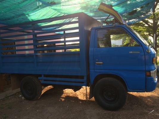 ขายรถสี่ล้อกลางสภาพใช้งาน