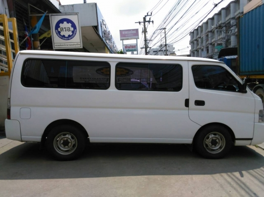 รถตู้nissan urvan3.0DI พาวเวอร์ปี04เบาะ3แถวเต็ม