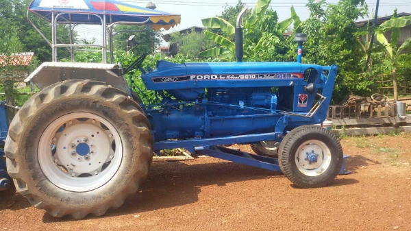 รถไถ FORD รุ่น68 ว่างเครื่อง 6สูบ รุ่น8210 อุปกรณ์ครบ ผานหน้า ผานหลัง เครื่องแรงดันดี