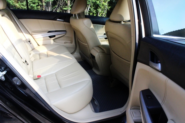 2009HONDA ACCORD 2.0 E i-VTEC AIRBAG-ABS AT เจ้าของขายเอง สภาพดีมาก