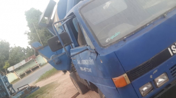 รถสีข้าวหกฟุตเกษตรพัฒนาจัมโบ้รถหกล้อเครื่อง100แรง รถสีข้าวหกฟุตเกษตรพัฒนาจัมโบ้รถหกล้อเครื่อง100แรง