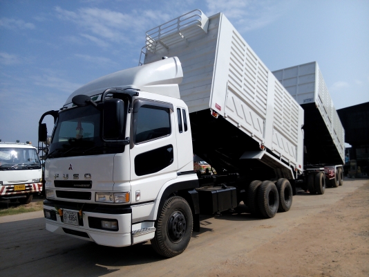 ขาย 10 ล้อ แม่ลูกสวยๆพร้อมใช้ เครื่อง 350-380 แรงม้า กระบะดั้มพ์เกษตร สูง 2.40 เมตร ยาว 6-7.50 เมตร สนใจติดต่อ