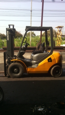 ขายรถยกโฟร์คลิฟท์ ยี่ห้อKOMATSU รุ่น16 เครื่องเบนซิน เกียร์ออโต