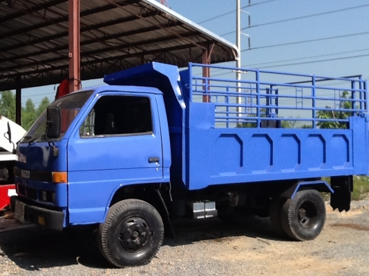 หกล้อหกล้อดั้มดินNPR 110แรงม้า