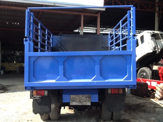 หกล้อหกล้อดั้มดินNPR 110แรงม้า