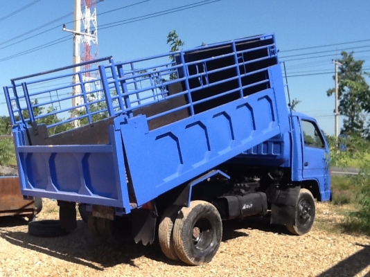 หกล้อหกล้อดั้มดินNPR 110แรงม้า