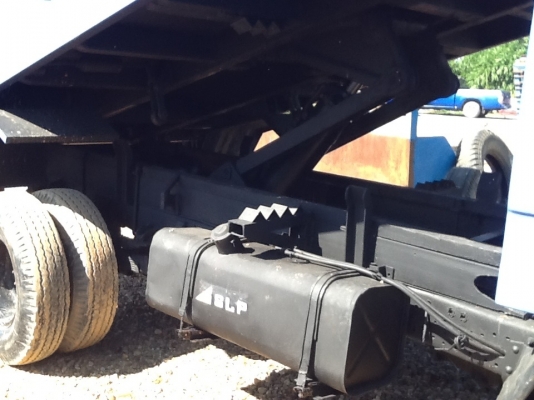 หกล้อหกล้อดั้มดินNPR 110แรงม้า