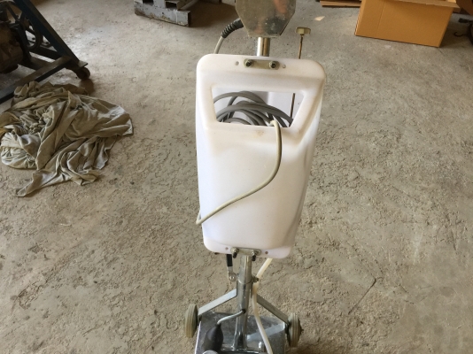 เครื่องขัดพื้นสวิง inter pro / พร้องถังใส่น้ำยา / เปลี่ยนหัวขัดได้ทุกพื้นผิว