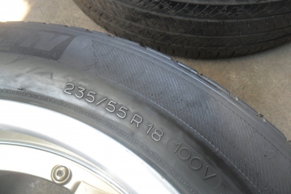 ล้อแม็ก 18นิ้ว 6รู พร้อมยาง สวยๆ 4 ล้อ ราคา 8500 บาท