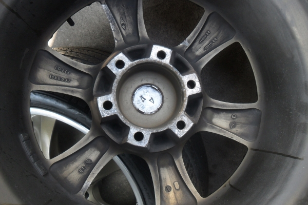 ล้อแม็ก 18นิ้ว 6รู พร้อมยาง สวยๆ 4 ล้อ ราคา 8500 บาท