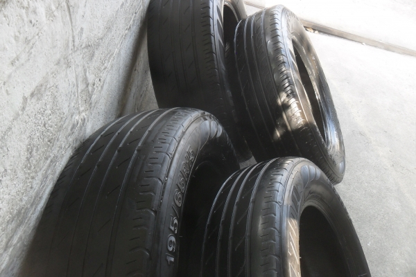 ยาง FireStone 195/65R15ปี14 สวยๆ 4 เส้น ราคา 1800 บาท