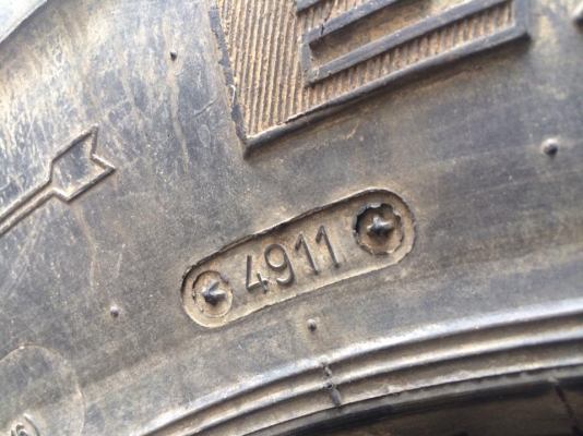 ขาย Simex ตะขาบ 36x12.5x16 ดอกเพียบ สภาพสวย 4เส้น ขาย Simex ตะขาบ 36x12.5x16 ดอกเพียบ สภาพสวย 4เส้น