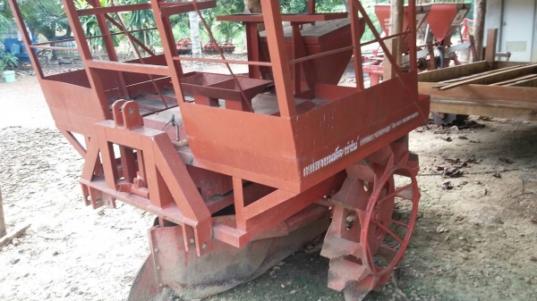ขายเครื่องปลูกอ้อยสองล่องคู่ ขายเครื่องปลูกอ้อยสองล่องคู่