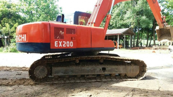 รถแบคโฮ HITACHI EX200-2