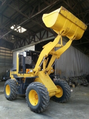 รถตักล้อยางWA100-1-32831 รถตักล้อยางWA100-1-32831