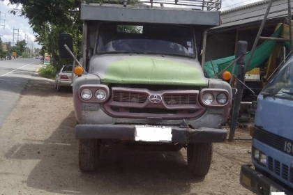 รถสิบล้อHINO 185 แรงม้า บรรทุก แบคโฮขนาด 200 ได้