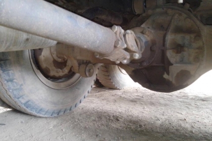 รถสิบล้อHINO 185 แรงม้า บรรทุก แบคโฮขนาด 200 ได้