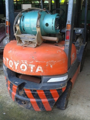 โฟร์คลิฟท์ 2 ตัน สองปลอก Toyota