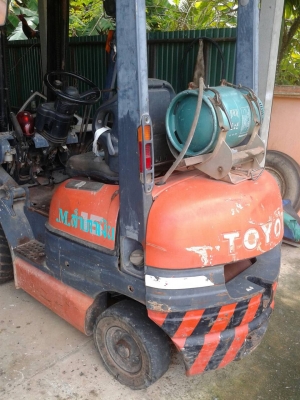 โฟร์คลิฟท์ 2 ตัน สองปลอก Toyota โฟร์คลิฟท์ 2 ตัน สองปลอก Toyota