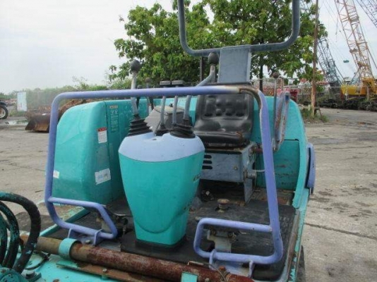 ขายรถขุด KOMATSU PC20-7E. เก่านอกแท้มีเอกสารใบอินวอย. ราคา380,000บาท  สนใจโทรสอบถาม : 099-907-9273กิ๊ฟ