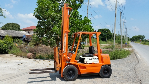 ขายด่วนรถยก TOYOTA 4FGยก2.5ตันเสาสูง5.5เมตรงากะดกได้รถนอกนำเข้ายังไม่เคยใช้งานในเมืองไทยเลย=รุ่นใหม่ขายถูกๆๆ