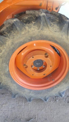 ขายรถไถ KUBOTA L4708 ใช้งานน้อย อุปกรณ์ ดันหน้าผานหลัง สภาพสวยพร้อมใช้งาน เอกสารพร้อมโอน สนใจโทร 090-8588220คุณนะ 093-3258446คุณบิว หรือเข้าดูสินค้าอื่นๆได้ที่ www.truck.in.th/498 หรือเพจFacebook ณรงค์ ซื้อขายรถมือสอง (เว็บไซต์ส่วนตัว) หรือFacebook ตลาดรถ